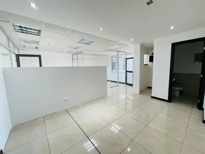 Venta de Oficina en El Sector La Coruña de 65 m con Divisiones — imagen 2