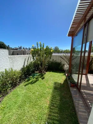 Cumbayá, Vendo Linda Suite, con Sala Exterior, Chimenea, Acceso Directo Al Jardín, Colegio Menor — imagen 3