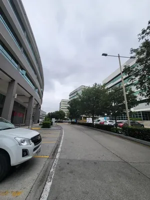 En Venta Estratégica Oficina Amoblada de 75 m² en El Parque Empresarial Colón, Guayas — imagen 3