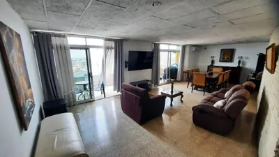 Venta de Amplio Departamento con Vista Panorámica en Av 9 de Octubre - R. Luna, Guayas — imagen 2