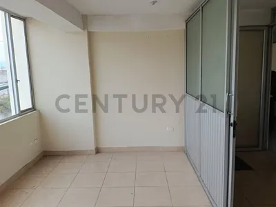 Oficina en Venta en Calderón, Excelente Ubicacion Comercial y Alta Visibilidad — imagen 4