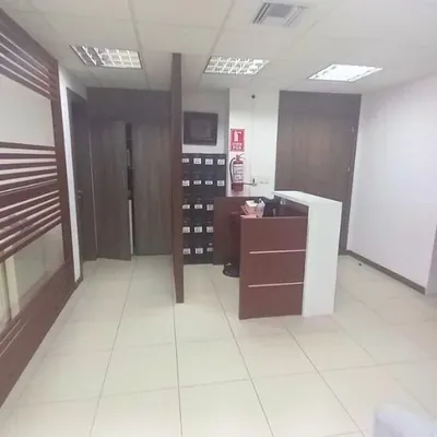 Oficina Amoblada en Venta con Vista Al Rio en Emporium, Puerto Santa Ana, Guayas — imagen 3