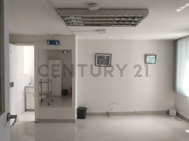 En Venta Consultorio Médico en Edificio San Francisco – Sector Baca Ortiz — imagen 5