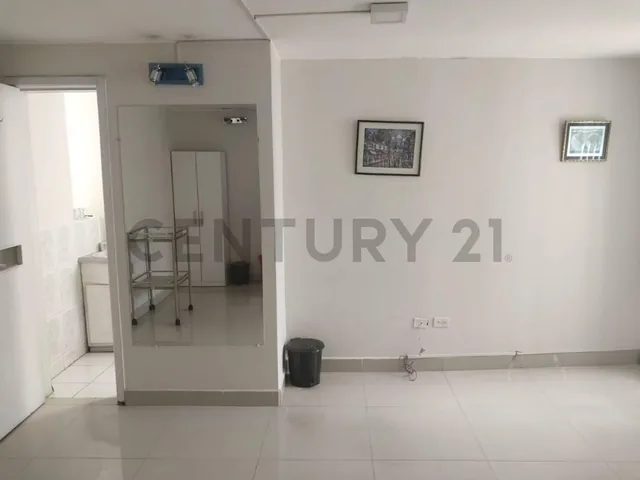 En Venta Consultorio Médico en Edificio San Francisco – Sector Baca Ortiz — imagen 3
