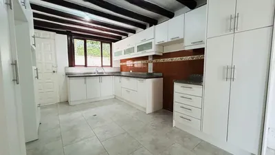 Casa de 342 m² con 3 Habitaciones en Venta en Sangolquí — imagen 3