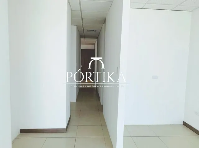 Venta Oficina - Emporium - Puerto Santa Ana, Guayas — imagen 4