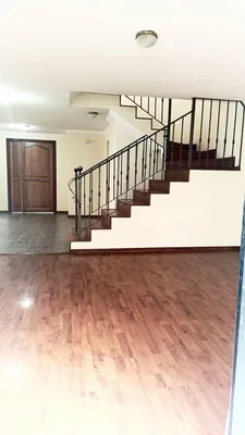 Linda Casa de 4 Dorm. en Cumbaya — imagen 2