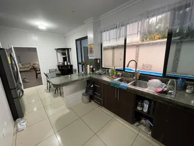 Casa con 5 Dorm. en Venta en Urb. Estancias del Río en Samborondón, 500 m² Terreno, Guayas — imagen 3