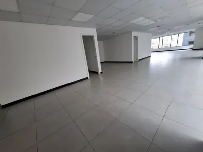 Rento/vendo Oficina en Edificio Corporativo - Sector Centro Norte — imagen 5