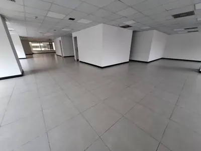 Rento/vendo Oficina en Edificio Corporativo - Sector Centro Norte — imagen 2