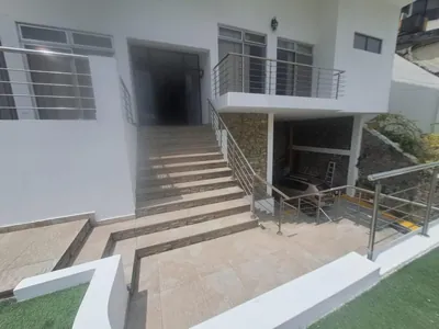 Venta de Casa en Urdesa Ideal Para Vivienda U Oficina, Guayas — imagen 4
