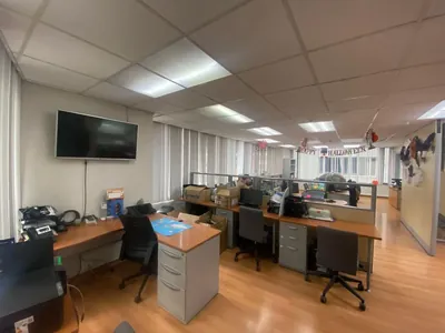 Oficina Comercial de 82 m² en Venta en República de El Salvador — imagen 2