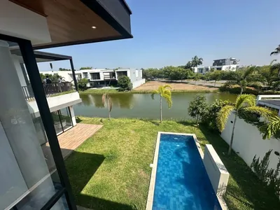 Casa con 646 m² Terreno, 5 Recámaras en Venta en Samborondón, Guayas — imagen 2