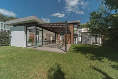 Vendo Hermosa Casa Moderna Cumbaya Sector Pillagua 4 Dorm. — imagen 2
