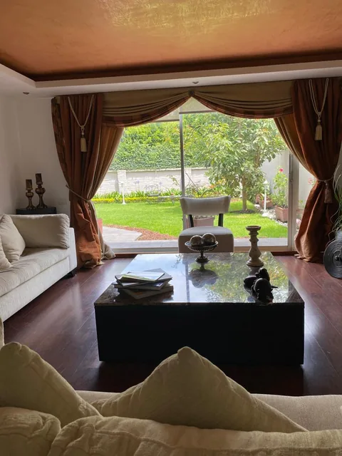 Hermosa Casa Venta Moderna Cumbayá. Provincia de Pichincha — imagen 2