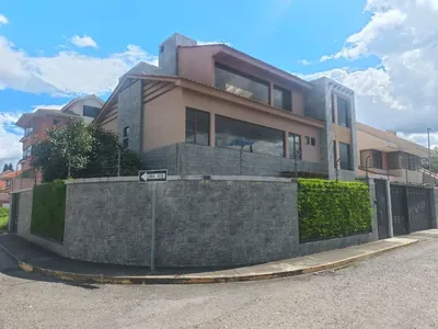 Hermosa Casa de Lujo en La Ciudadela de Los Ingenieros, Azuay — imagen 5