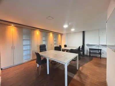 Vendo Oficina con Mezanine de 143 m² en Cumbayá — imagen 2
