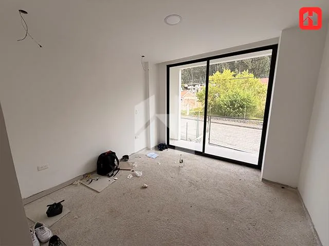 Proyecto Inmobiliario de Lujo en Cuenca – Calle Roma (Cv3826), Azuay — imagen 3