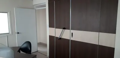 Re/max Futuro Vende Amplia Oficina de 160 m² Full Amoblada Av Shyris — imagen 2