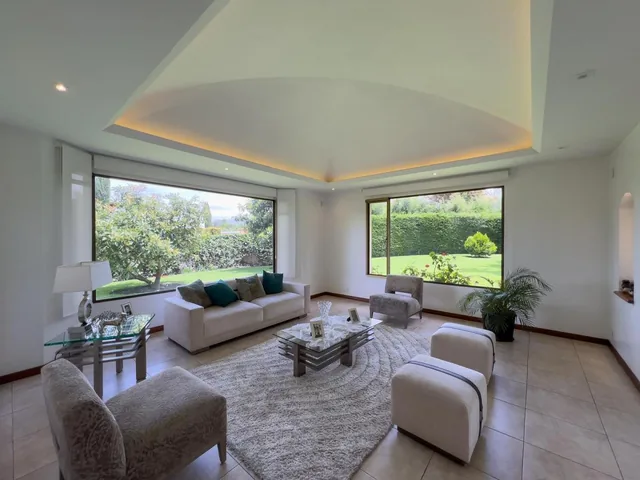 Casa de Venta con Gran Terreno en Puembo. Excelente Precio. La Mejor Zona de Puembo — imagen 4