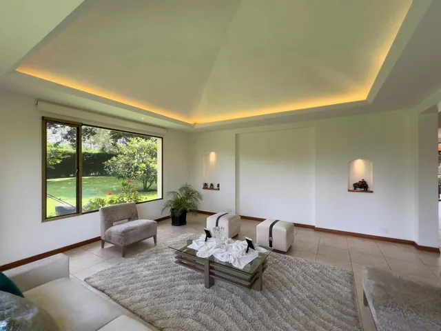 Casa de Venta con Gran Terreno en Puembo. Excelente Precio. La Mejor Zona de Puembo — imagen 2