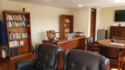 Oficina con Amplia Vista en Venta, Sector Alameda — imagen 2