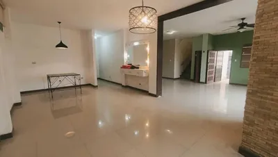 Los Ceibos Familias Grandes o Empresas Casa en Venta, Guayas — imagen 2