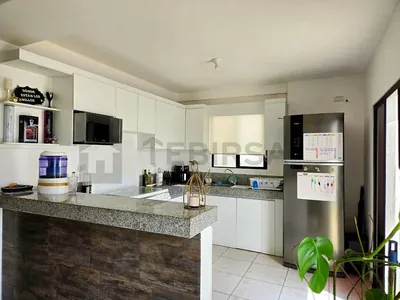 Casa en Venta de 3 Dorm. con Amplio Patio Cerca Al Club - Urbanización La Joya Etapa Granate, Guayas — imagen 4