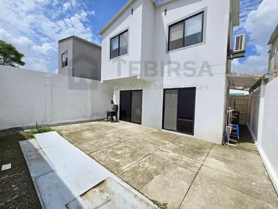 Casa en Venta de 3 Dorm. con Amplio Patio Cerca Al Club - Urbanización La Joya Etapa Granate, Guayas — imagen 3