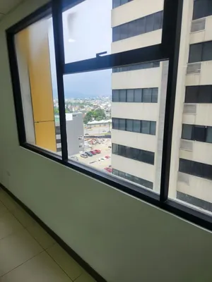 Oficina Comercial de 64 m² en Venta en Edificio Emporium en Puerto Santa Ana, Guayas — imagen 4