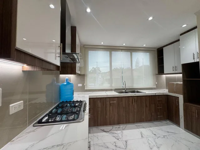 Se Alquila / Se Vende Lindo Departamento Puerto Azul, Guayas — imagen 5