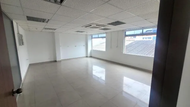 En Venta Oficina en El Centro de Guayaquil - Mae. Recalde, Guayas — imagen 5