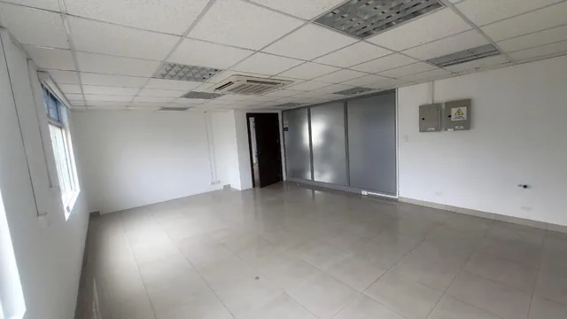 En Venta Oficina en El Centro de Guayaquil - Mae. Recalde, Guayas — imagen 4