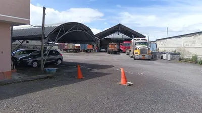 Venta Propiedad Comercial con Terreno en Parque Industrial Sur de Quito — imagen 2