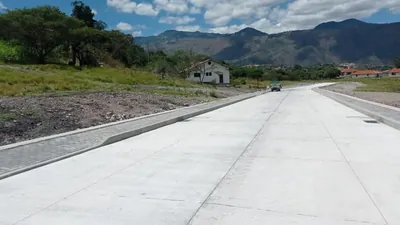 Lotes en Venta con Todas Las Obras en Yunguilla, Azuay — imagen 2