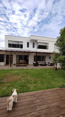 Cerca Al Nuevo Hospital Metropolitano Vendo de Oportunidad Moderna Casa — imagen 5