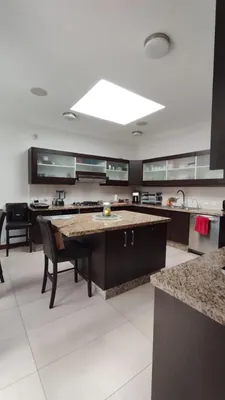 Cerca Al Nuevo Hospital Metropolitano Vendo de Oportunidad Moderna Casa — imagen 3