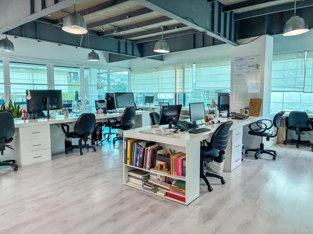 Oficina en Venta Av 12 de Octubre — imagen 2