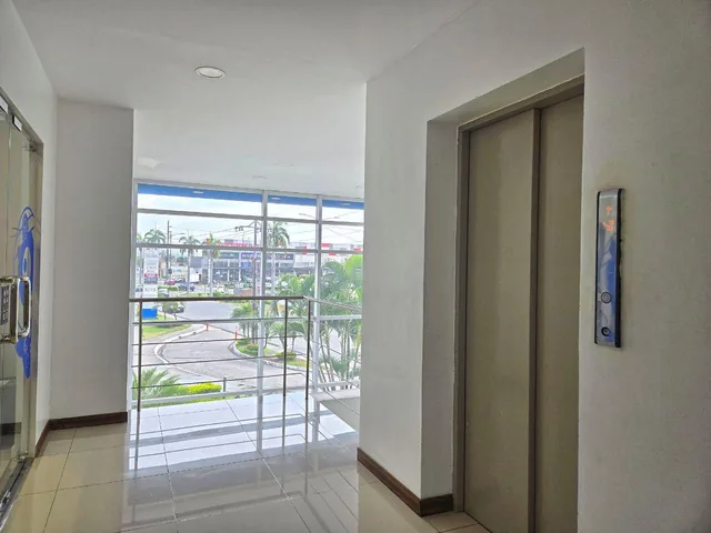 Oficina en Venta o Alquiler, 40 m² en 1er Piso Alto - Edificio de Oficinas de Villa Club, Cive, Guayas — imagen 3