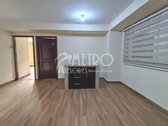 Oficina Remodelada de 90 m² – La Mariana de Jesús — imagen 2