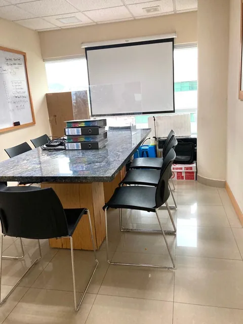 Colon Centro Empresarial Vendo Oficina, Guayas — imagen 5