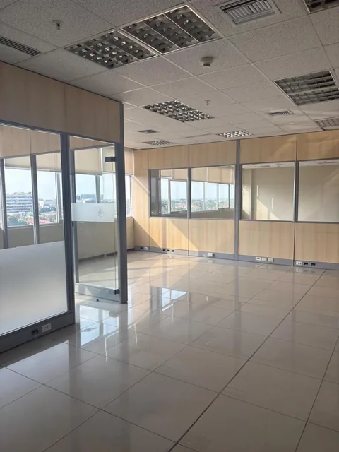 Vendo Excelente Oficina Edificio Xima en Samborondon, Guayas — imagen 4