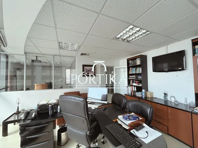 Venta de Oficina Vista Al Rio - Edificio Emporium - Puerto Santa Ana, Guayas — imagen 2