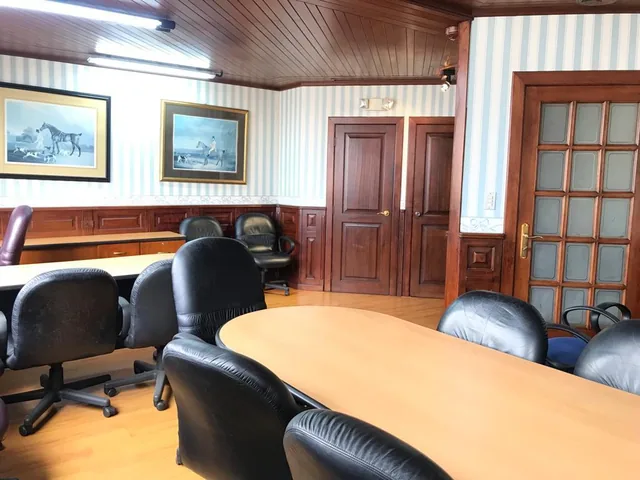 Se Vende Amplia Oficina en El Centro de La Ciudad Amoblada - Pth, Guayas — imagen 3