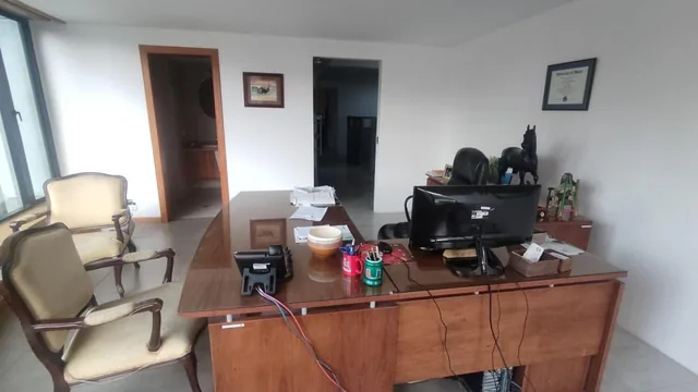 Oportunidad Oficina de Venta Parcialmente Amoblada - Sector Carolina — imagen 3