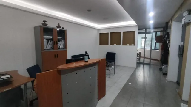 Oportunidad Oficina de Venta Parcialmente Amoblada - Sector Carolina — imagen 2
