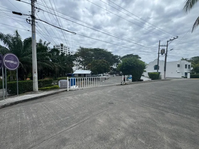 Departamento Dúplex Dos Dorm. en Venta, Frente Al Mar, con Línea Blanca — imagen 3