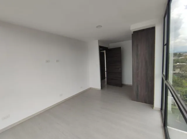 Venta Departamento con Terraza 3 Dorm. en Tumbaco — imagen 2