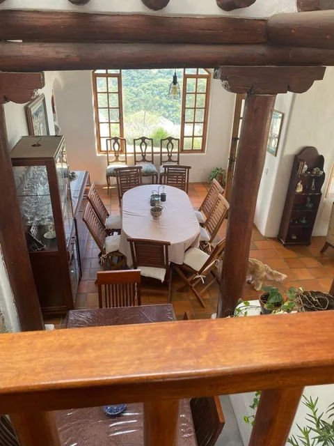 Linda y Amplia Casa con Hermosos Ambientes Estilo Rustico — imagen 4