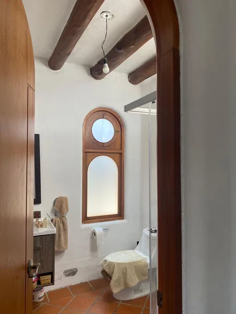 Linda y Amplia Casa con Hermosos Ambientes Estilo Rustico — imagen 2